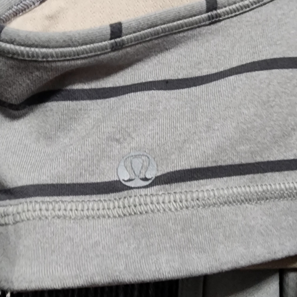 Lululemon Size 6 - Picture 2 of 3